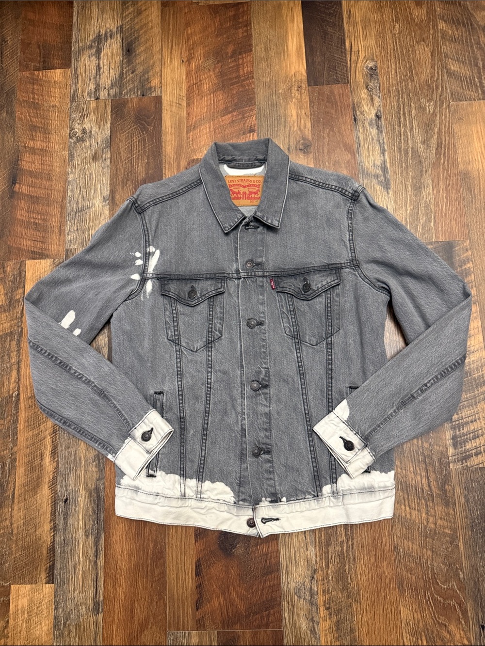 Levi’s Original Trucker Jacket Medium Gray Bleach Splatter Distressed Jacket